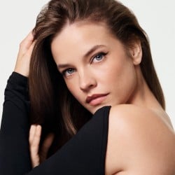 Barbara Palvin in AMC Eyeliner Gel 77